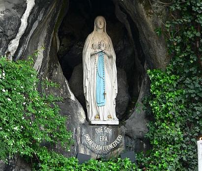 VirgendeLourdes, foto: Manuel González Olaechea y Franco, CC BY-SA 3.0